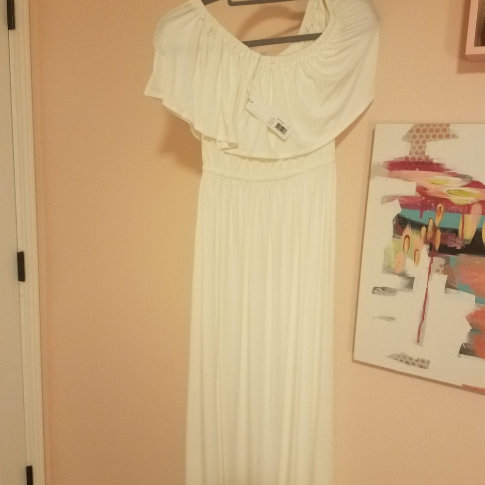 Ingrid & Isabel off the shoulder maternity dress